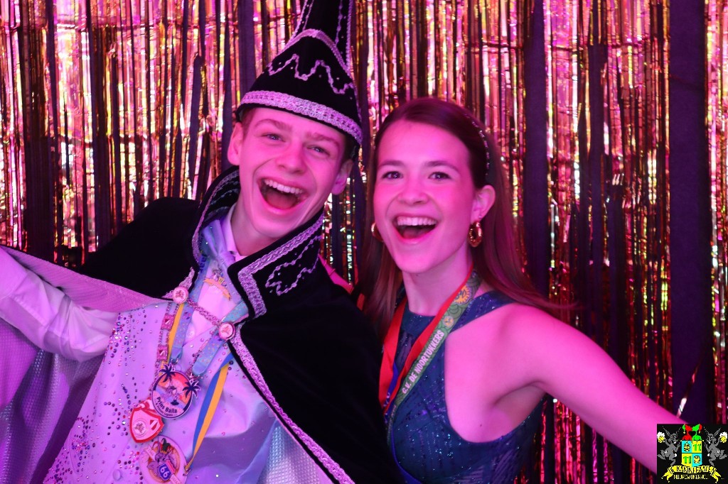 ../Images/Jeugd Opwarmbal Photobooth 140.jpg